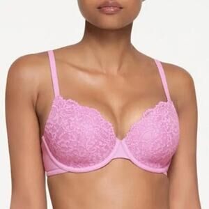 SKIMS Pink Lace Bra